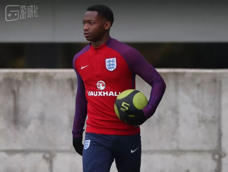 波尔图传射建功，利物浦新星横空出世，场边球探频频记笔记