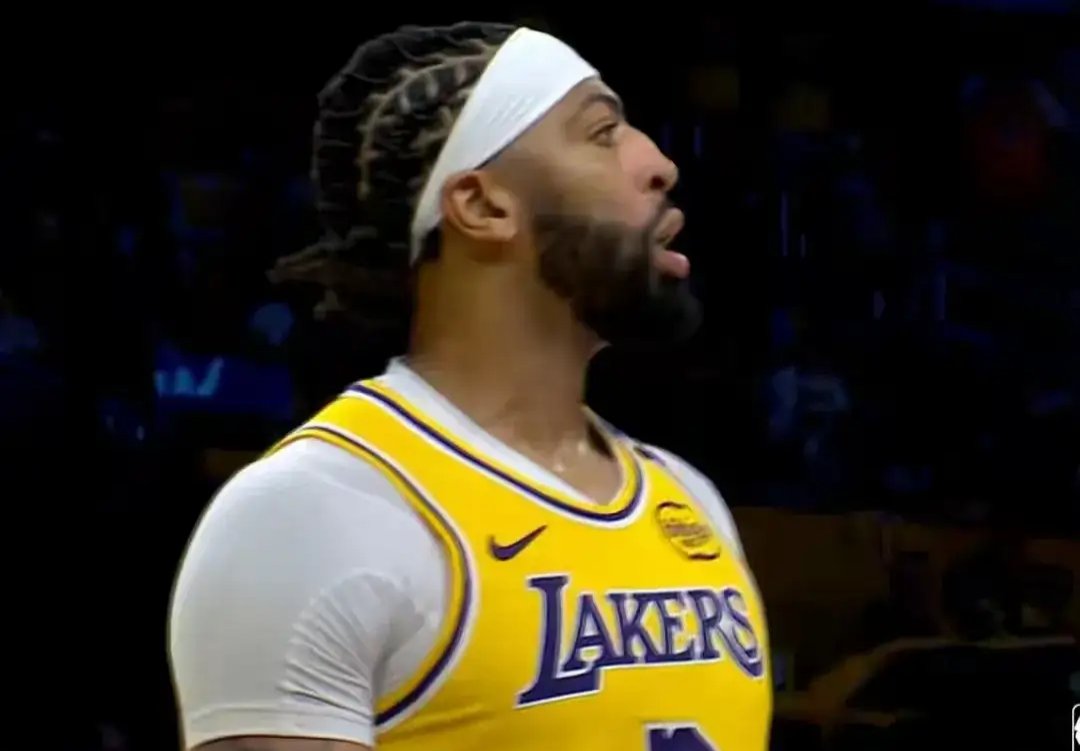  浓眉哥在MAD比赛中大胜，高光表现引发热议！